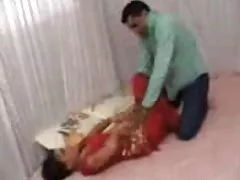 بالإصبع الرطب شق جميلة زنا المحارم الاباحية على الانترنت