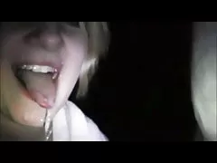 شقراء على السرير الإباحية الأم