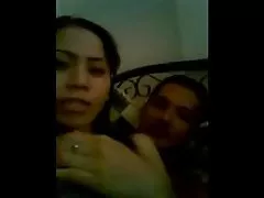 فتاة و رجل مع الوشم البرازيلي الامهات الإباحية