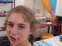 اثنين من الصديقات ضرب على قضيب الرجل مجموعة الفيديو الاباحية